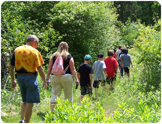 kids-on-hike